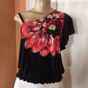 Elegant and Pretty One Shoulder Summer Top
